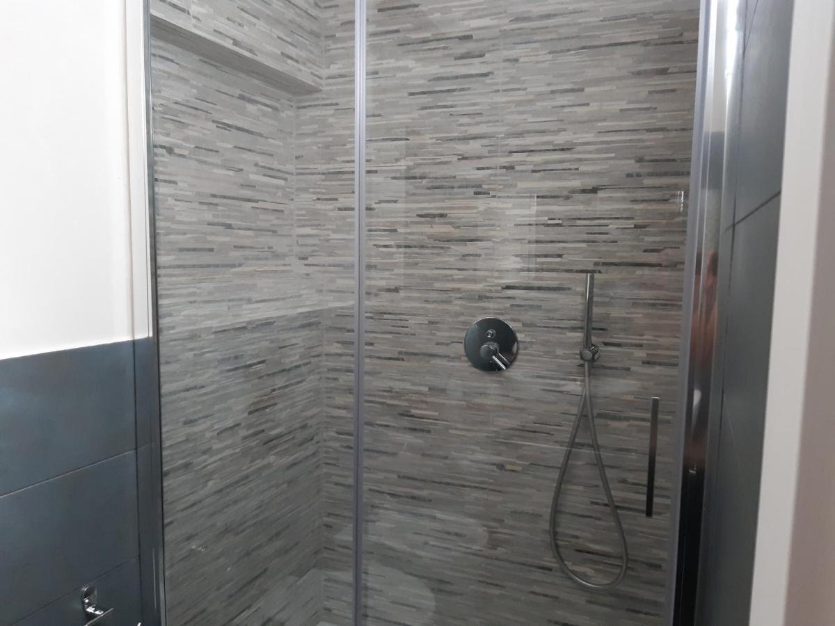 I 3 Principi, Paolo Guest house